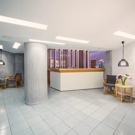 Iliana Apartmanhotel Pánormosz